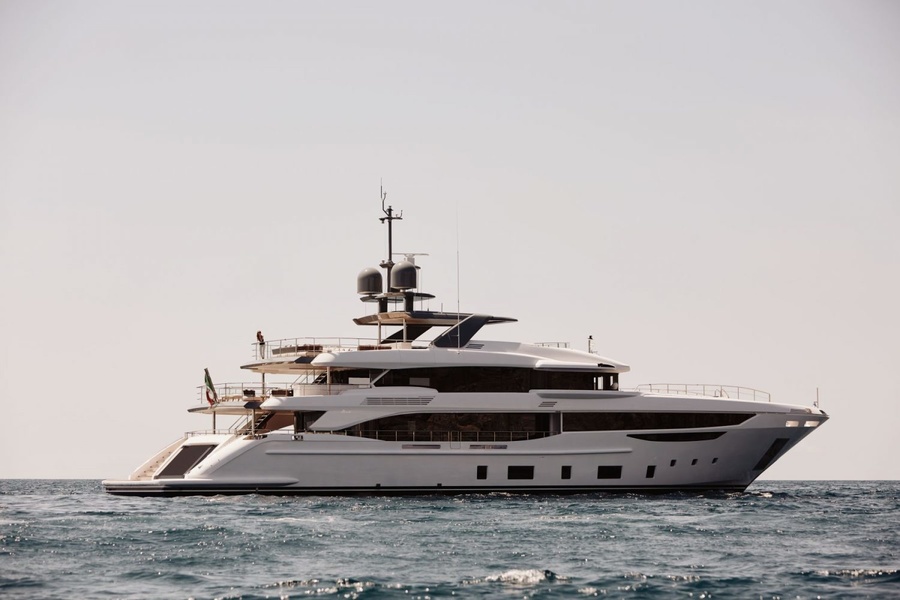 Benetti Diamond 145