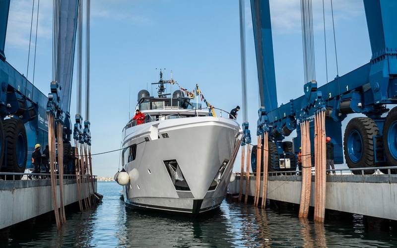 Pershing 70