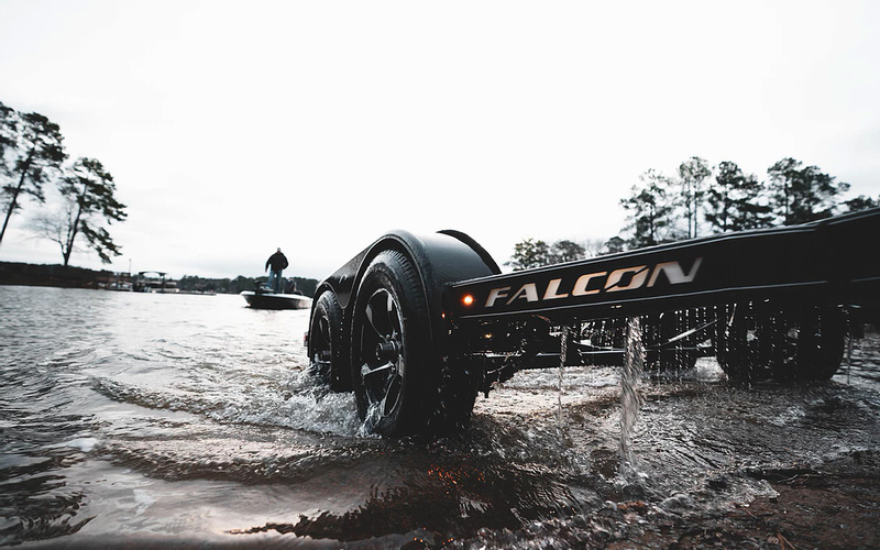 Falcon F215