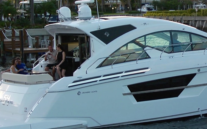 Cruisers Yachts 54 Cantius