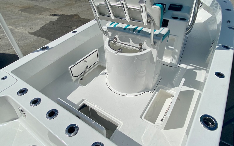Reef Runner 230 Open