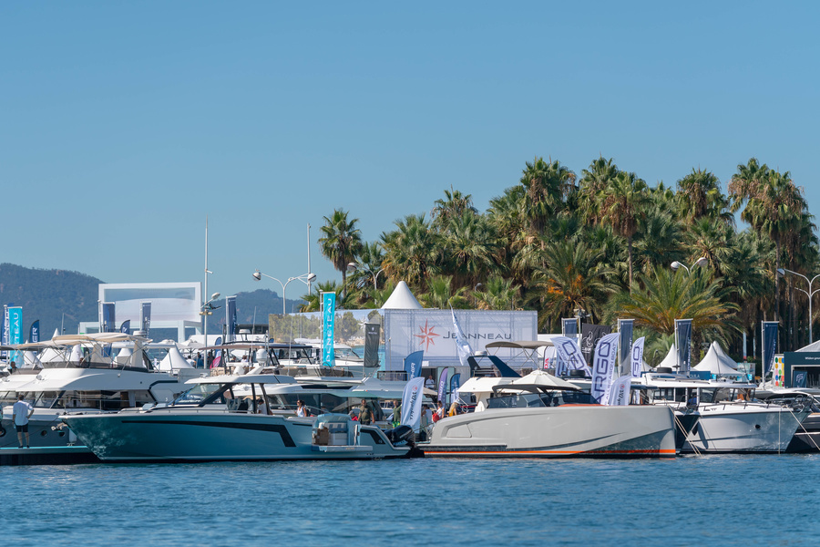 Motor Yachts in the Old Port