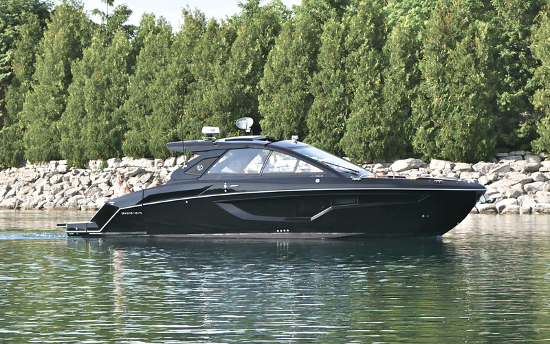 Cruisers Yachts 42 GLS I/O