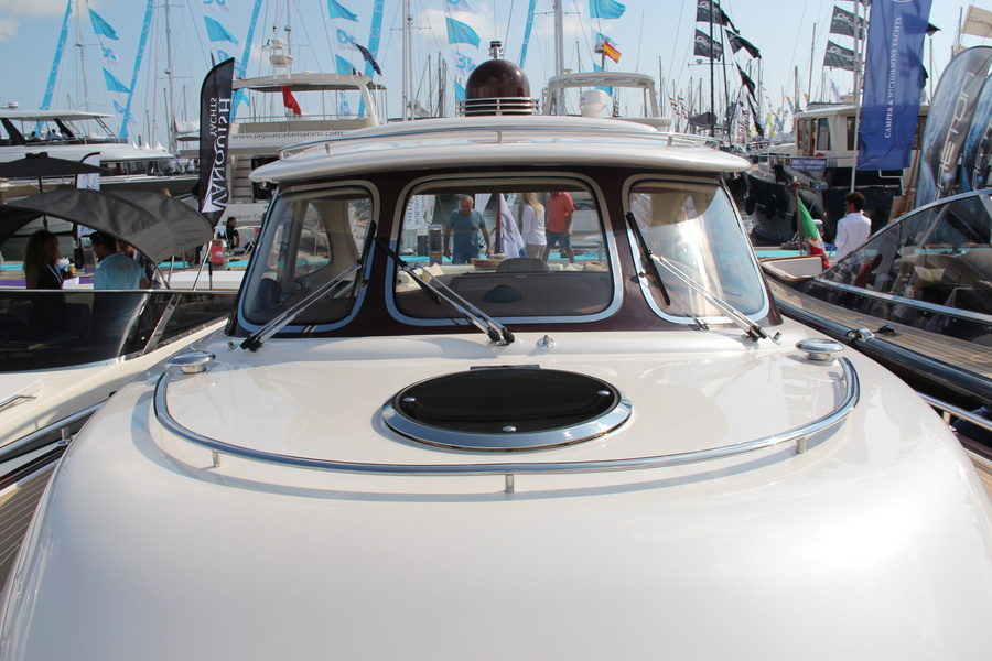 The three whales on which Zeelander stands are innovative engineering, design and quality.