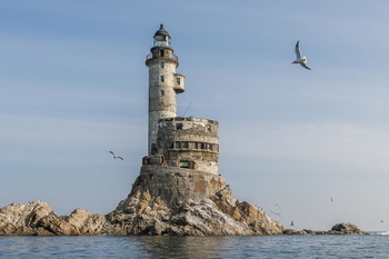 Темная сторона маяка