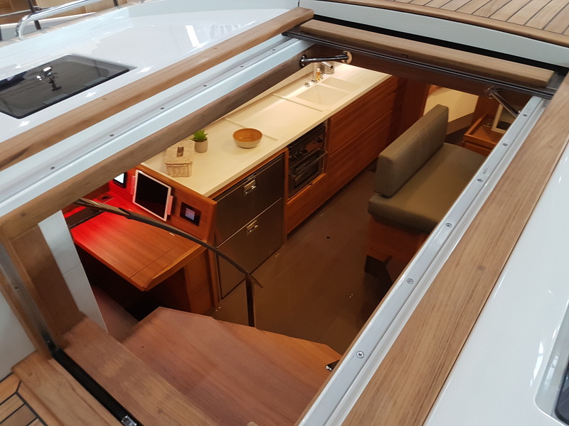 Pilot Saloon 42