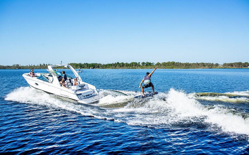 Chaparral 25 Surf