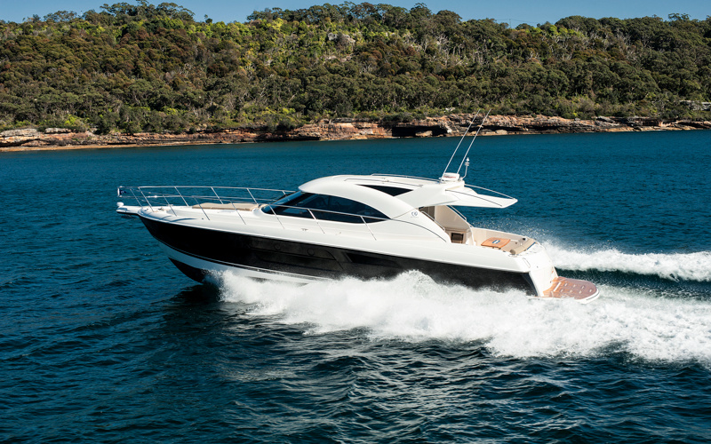 Riviera 5000 Sport Yacht