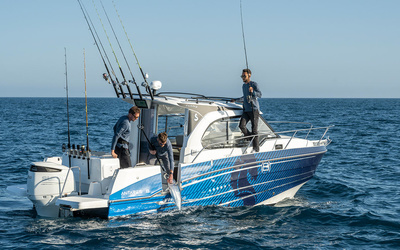 Beneteau Antares 8 Fishing