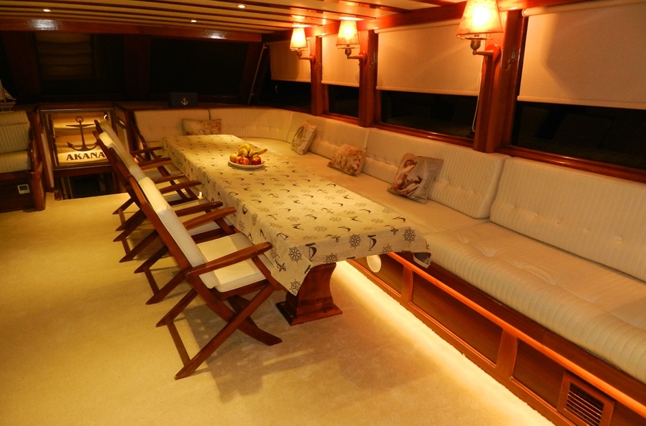 Mutlutur Yachting White Swan