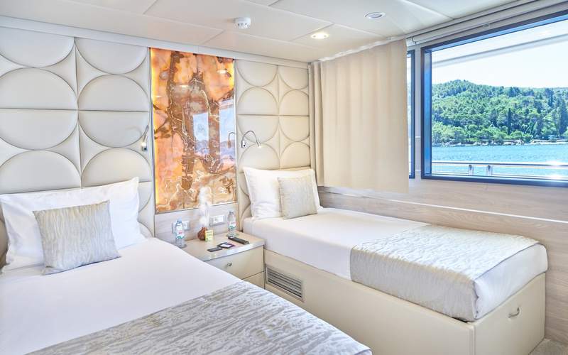 Maori Yacht 30