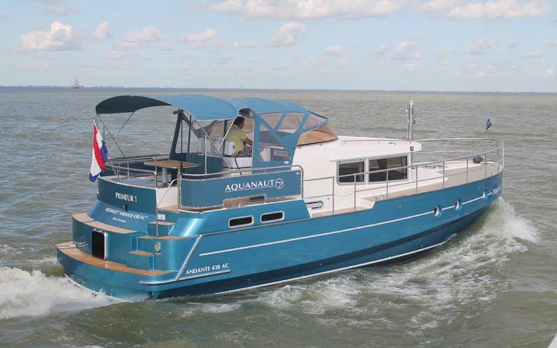 Aquanaut Andante 438 AC