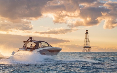 Sea Ray Sundancer 370 Outboard