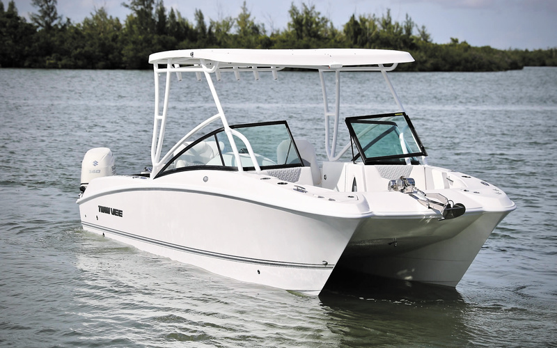 Twin Vee 240 Dual Console GFX