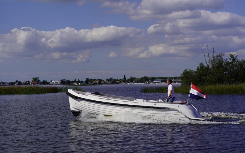 Interboat Intender 780