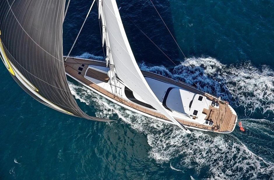 Alloy Yachts Encore
