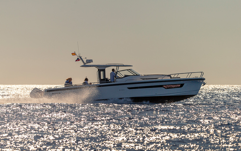 Nimbus Tender 11
