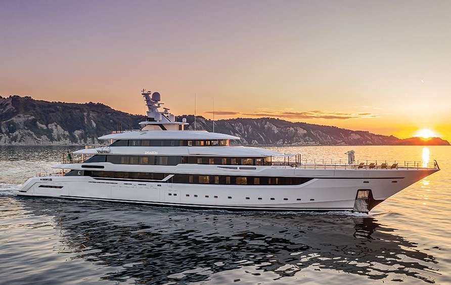 The exterior and naval architecture of Dragon was designed by Sergio Cutolo of Hydro Tec, while the interiors were designed by Francesco Guida.
